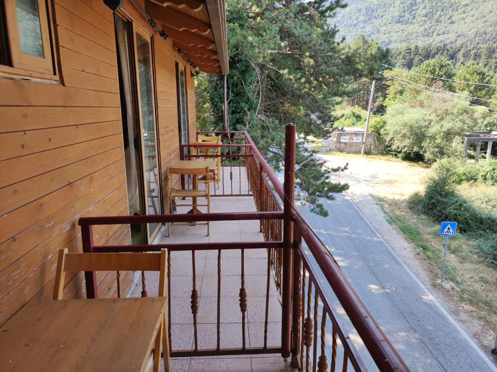 Hotel Toni Llogora Dukat エクステリア 写真