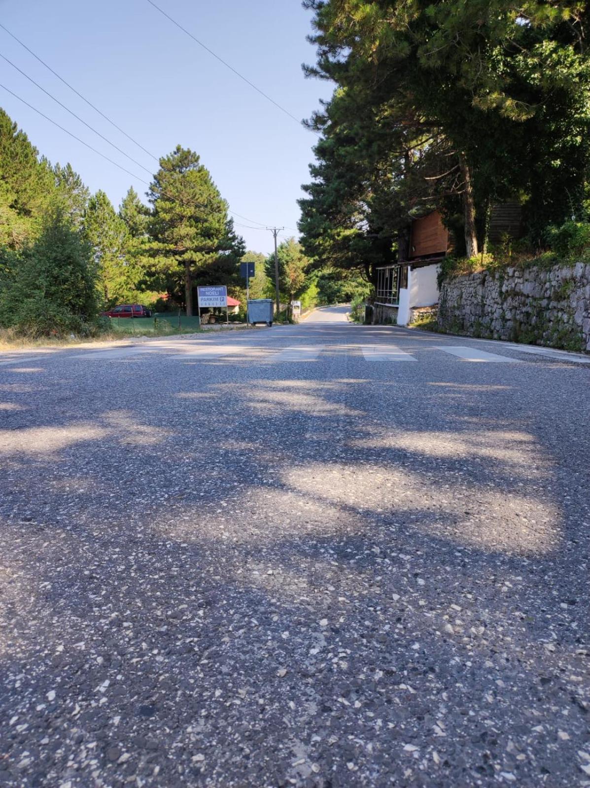 Hotel Toni Llogora Dukat エクステリア 写真