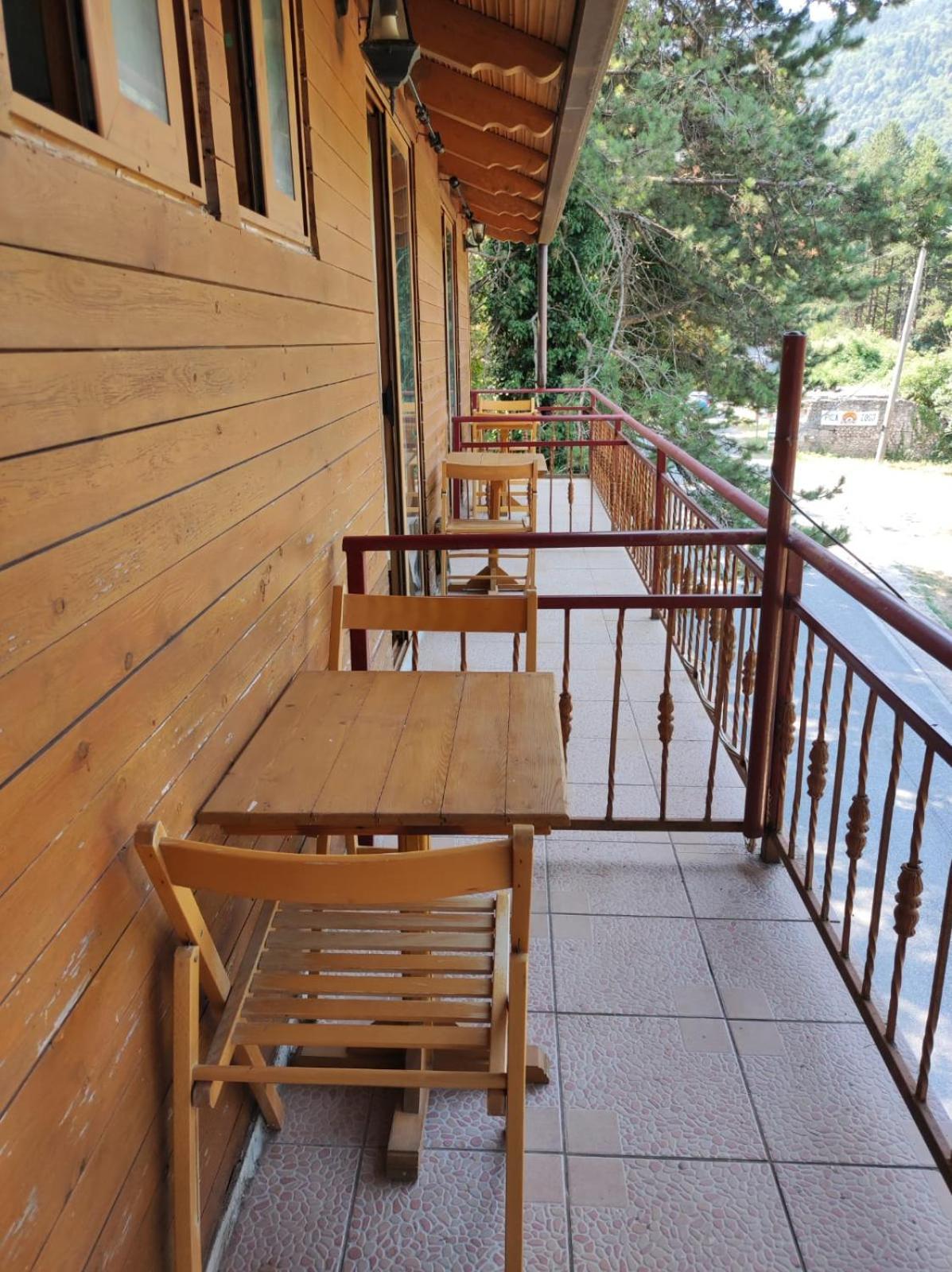Hotel Toni Llogora Dukat エクステリア 写真