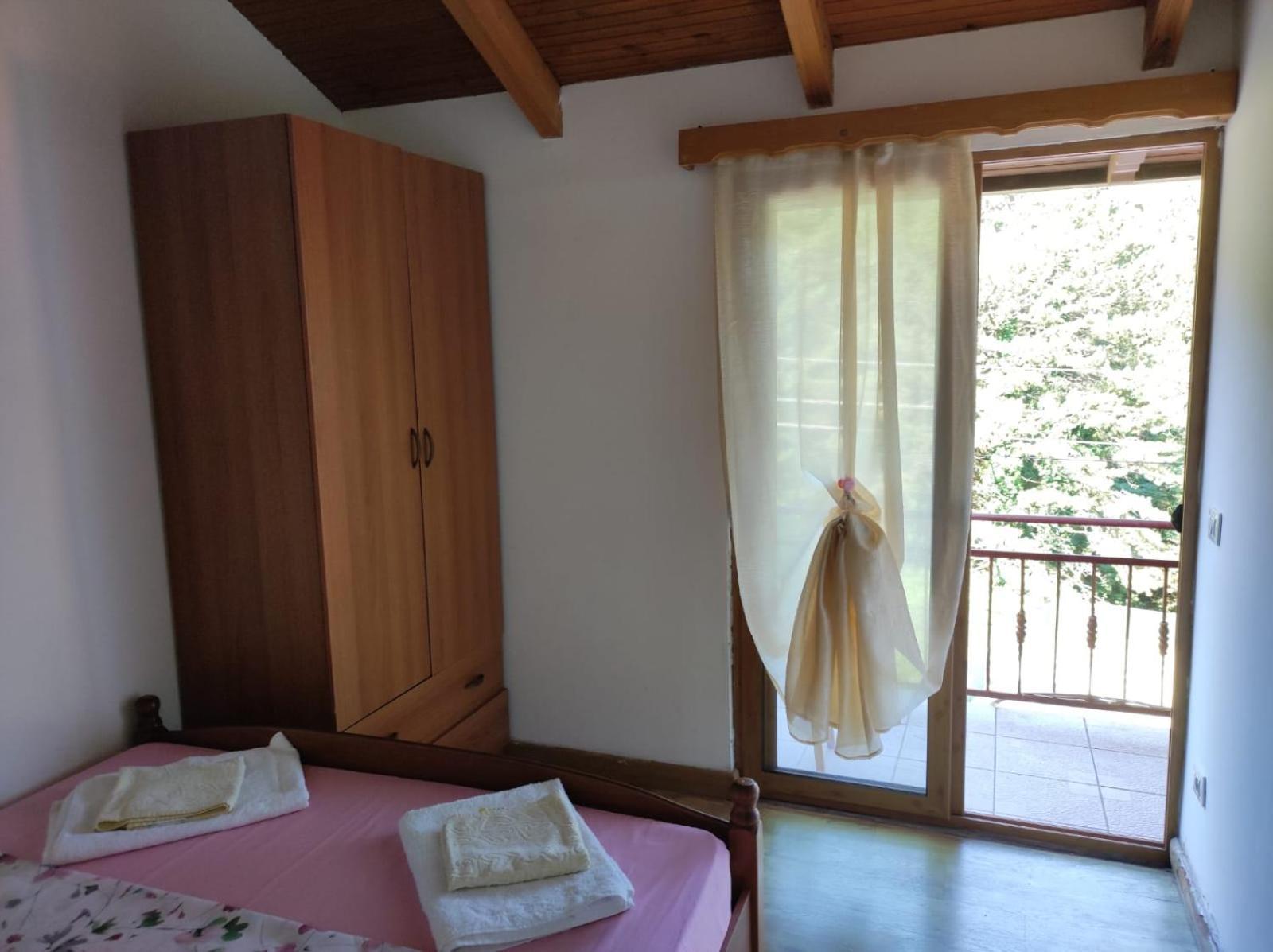 Hotel Toni Llogora Dukat エクステリア 写真